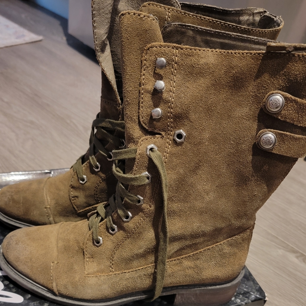 *Gently worn* Sam Edelman Distressed Combat boot